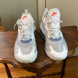 Men’s Nike air max 270 size 11.